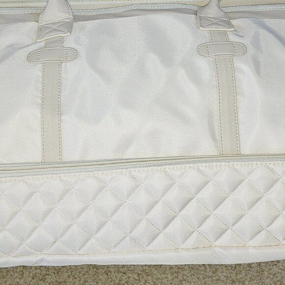 NWOT LOULU MODERN WEEKENDER TRAVEL BAG & CHARGING CORD w/ PADDED SHOULDER STRAP - Picture 4 of 16
